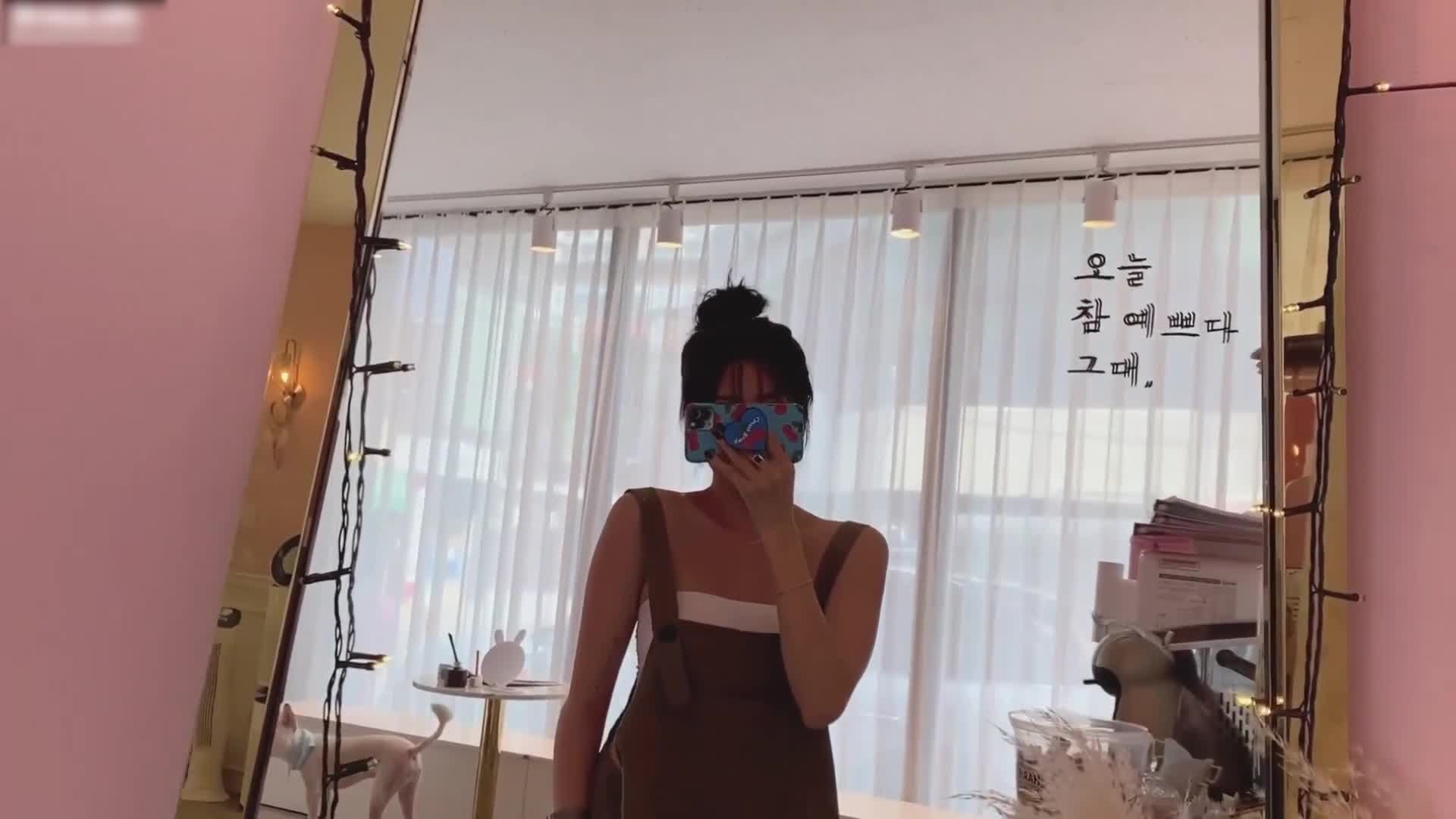 珍娜直播打蜡起阴毛的! 海报