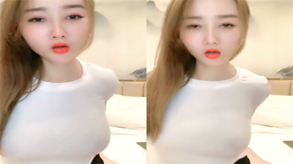 [黑丝美少女] 豪乳骚货骑脸输出 深喉侍奉无码中出 发情女上位淫叫不断 海报