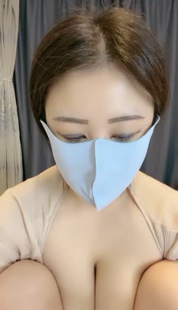 二零二四年四月二十七号_女生宿舍水多多 海报