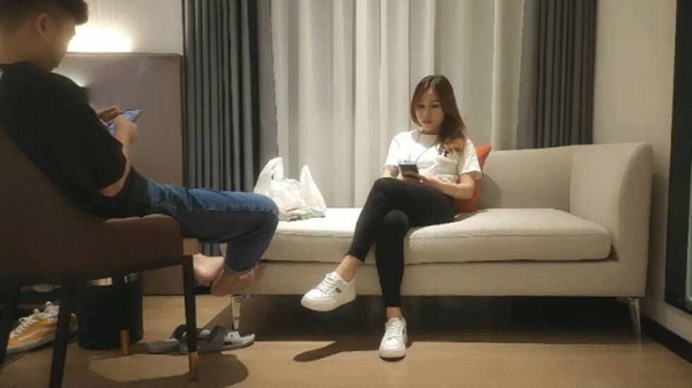 安排个泰国妹子颜值服务不错,乳推舔菊来一套,翘起屁股口交,后入侧入姿势换着操 海报