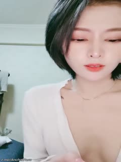#大美妞贝 短发气质小姐姐 海报