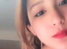 露脸小美女发骚求插：深喉吞精不断索吻！全程骚话：快用大肉棒狠狠干我～ 海报