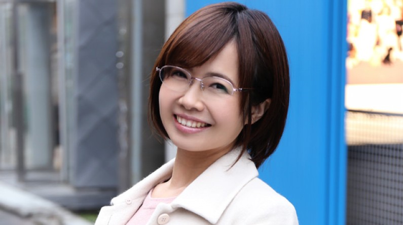 - .上島 尚子(乱伦) 海报