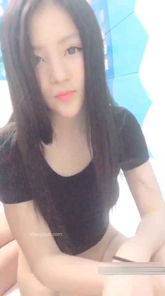 高颜值美女蜂蜜被猥琐眼镜粉丝啪啪这男朋友真够渣的只要礼物和钱财到位就可以约炮一块! 海报