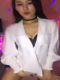 【在线】女神主播真空诱惑秀 1V 海报